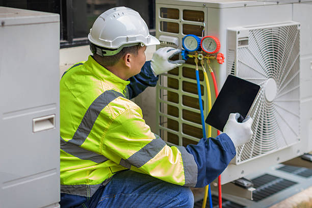 Professional Hvac technician working in Spring, TX